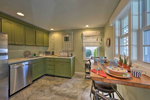 Cozy Beach Getaway ~ 6 Mi to Atlantic City!