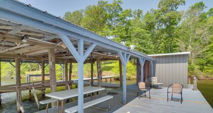 Beautiful Toledo Bend Retreat w/ Private Dock