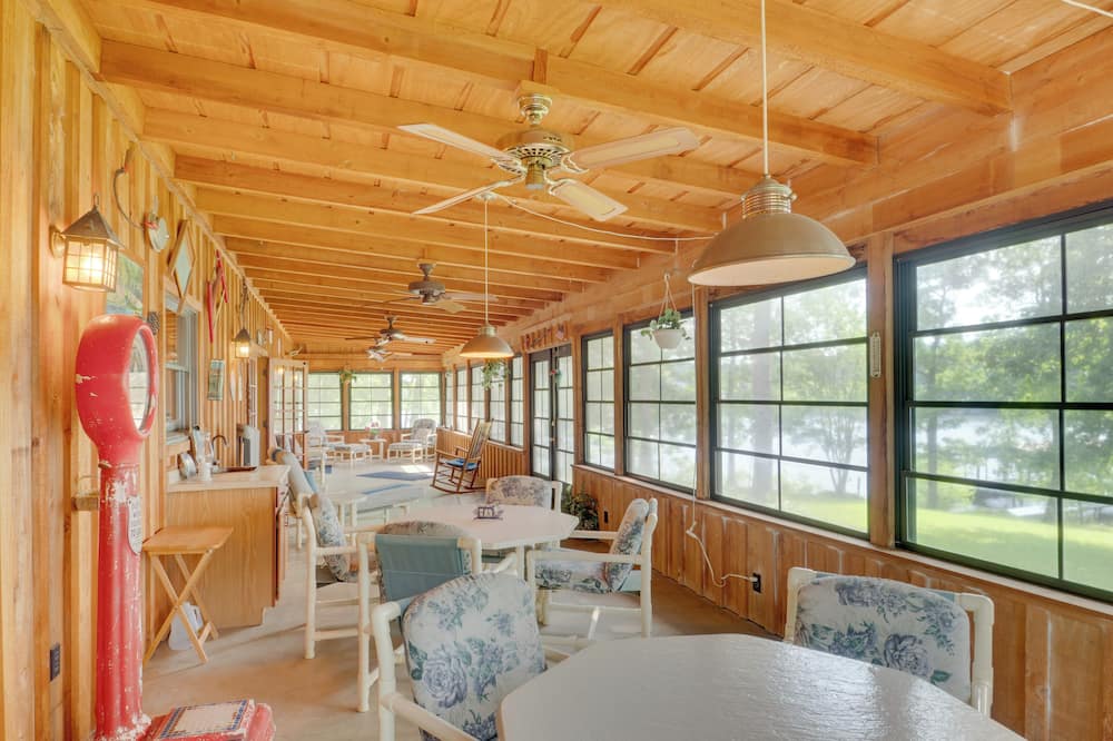 Beautiful Toledo Bend Retreat w/ Private Dock - Florien, LA