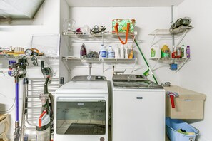 Casa (2 Bedrooms) | Interior