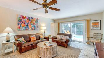 House (2 Bedrooms) | Interior