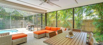 Pet-friendly Home w/ Pool, Close to Venice Beaches