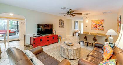 Pet-friendly Home w/ Pool, Close to Venice Beaches
