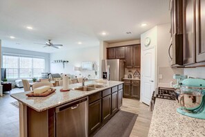 Căn hộ (2 Bedrooms) | Bếp riêng | Lò vi sóng, lò nướng, bếp nấu, máy rửa bát