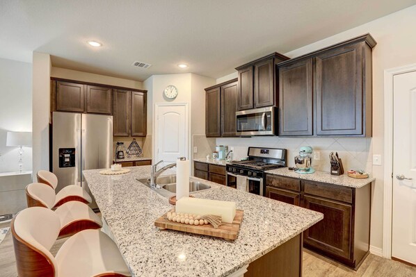 Căn hộ (2 Bedrooms) | Bếp riêng | Lò vi sóng, lò nướng, bếp nấu, máy rửa bát