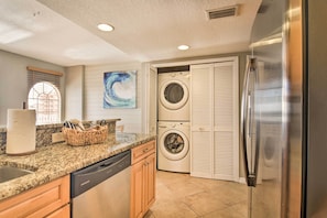 Interior - Coastal Clearwater Condo: Half Mile to Beach! (Clearwater Beach)