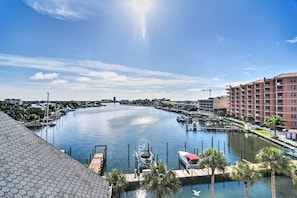 Interior - Coastal Clearwater Condo: Half Mile to Beach! (Clearwater Beach)