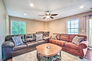 House (3 Bedrooms) | Interior - Sevierville Cabin w/ Mtn Views, 10 Mi to Dollywood (Sevierville)