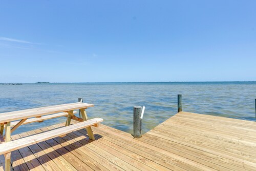 Spacious Merritt Island Home: Private Pool & Dock!