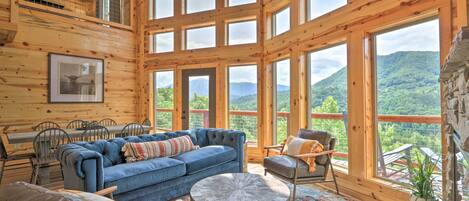 House (3 Bedrooms) | Front of property