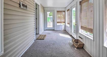 'the Shady Cottage' Millersburg Getaway w/ Deck