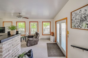 Interior - 'the Shady Cottage' < 1 Mi to Downtown Millersburg (Millersburg)