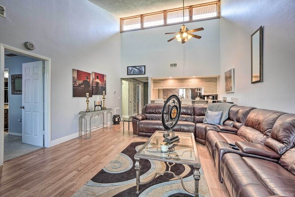 Apartment (2 Bedrooms) | Front of property