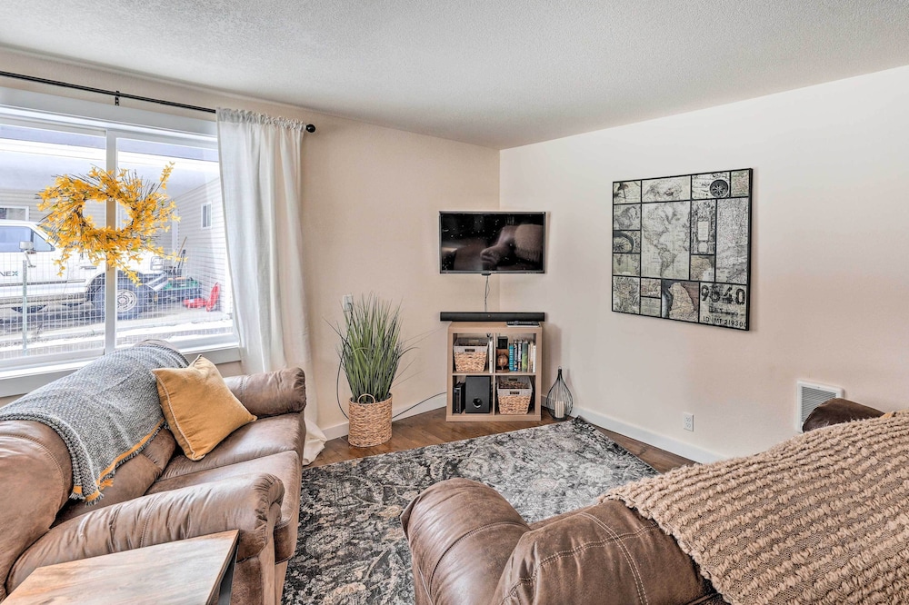 Quaint Albion Duplex w/ Easy River Access!