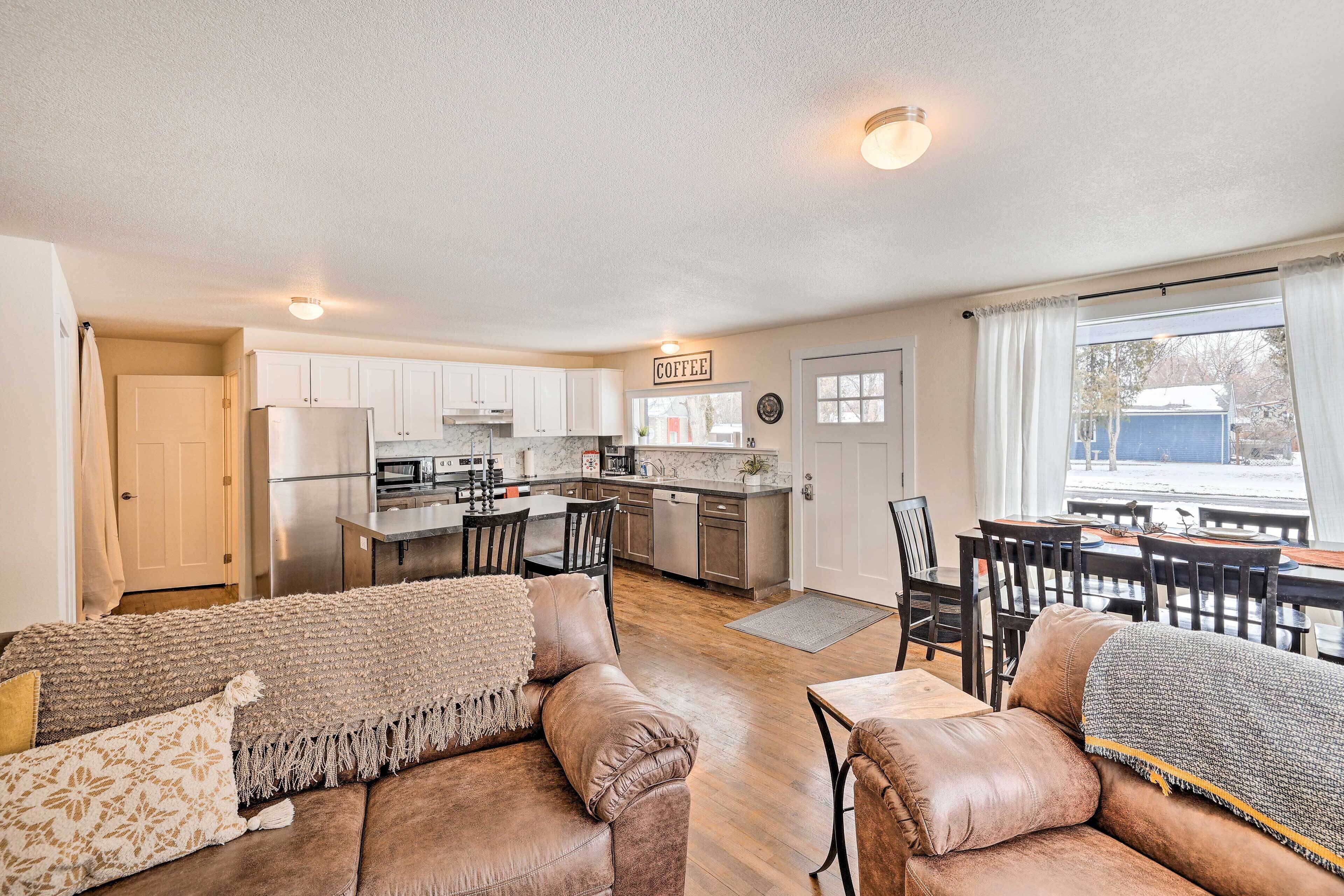 Quaint Albion Duplex w/ Easy River Access!