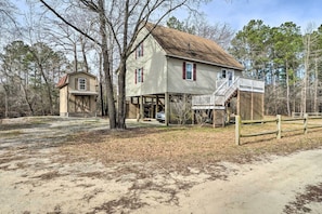 Interior - Burgaw Getaway w/ On-site River Access! (Burgaw)
