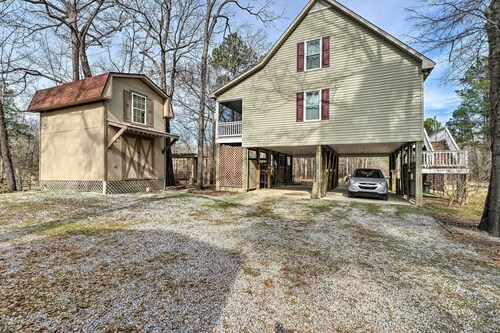 Burgaw Getaway w/ On-site River Access!