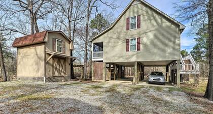 Burgaw Getaway w/ On-site River Access!