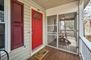 Interior - Burgaw Getaway w/ On-site River Access! (Burgaw)