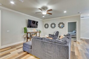 House (3 Bedrooms) | Interior - Chic Navarre Getaway w/ Large Yard: 4 Mi to Beach! (Navarre)