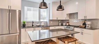 普羅沃現代時尚鎮屋,距 BYU 校園 1 英里