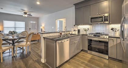 Single-story Condo < 1 Mile From Downtown!