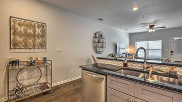 Apartment (2 Bedrooms) | Bahagian dalam