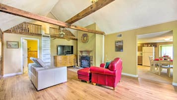Cottage (3 Bedrooms) | Front of property