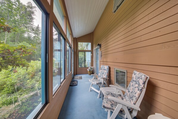 House (4 Bedrooms) | Front of property - Charming Retreat w/ Deck ~ 4 Mi From Casco Bay! (Orrs Island)