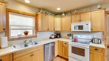 Rumah (Multiple Bedrooms) | Interior