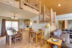 Casa (Multiple Bedrooms) | Interior