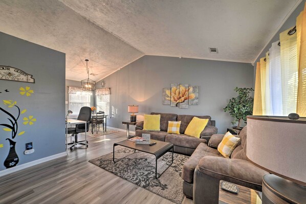 House (3 Bedrooms) | Interior