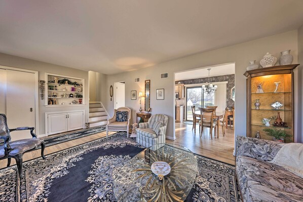 House (3 Bedrooms) | Interior