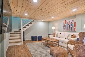 Interior - Hayesville Lake Getaway w/ Balcony & Mtn Views! (Hayesville)