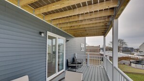 Terrace/patio - Expansive Long Island Abode: Yard & Balconies! (Freeport)