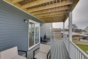 Terrace/patio - Expansive Long Island Abode: Yard & Balconies! (Freeport)