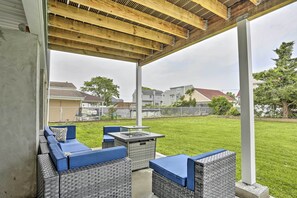 Terrace/patio - Expansive Long Island Abode: Yard & Balconies! (Freeport)