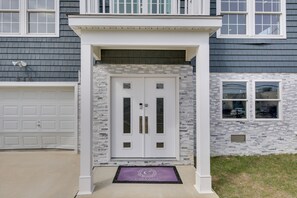 Exterior detail - Expansive Long Island Abode: Yard & Balconies! (Freeport)