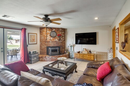 Spacious Lancaster Family Ranch - BBQ & Patio