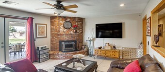 Spacious Lancaster Family Ranch - BBQ & Patio