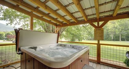 'campbell Retreat' in Maggie Valley w/ Deck!