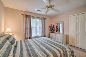 Apartment (2 Bedrooms) | Interior - Branson Condo w/ Sunroom Near Downtown! (Branson)
