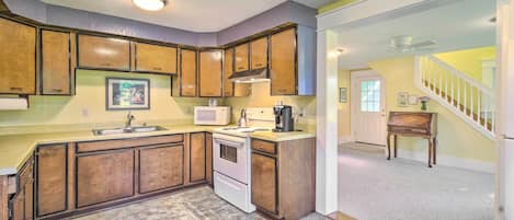 House (3 Bedrooms) | Interior