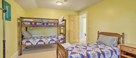 House (3 Bedrooms) | Interior