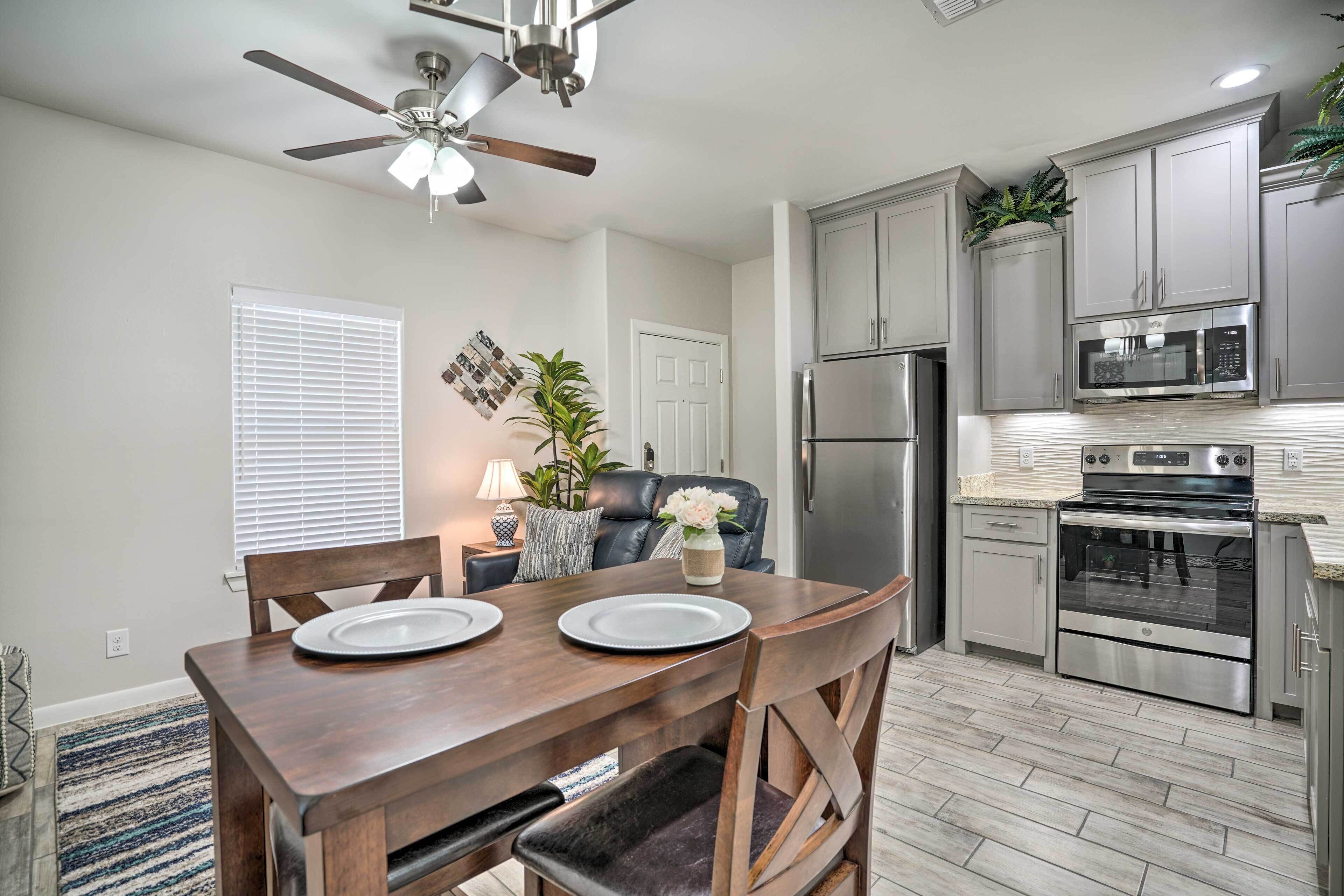 Edinburg Apartment: Close to Dtwn Shopping!