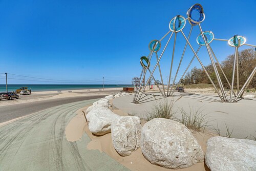 Walk to Beach: Lake Michigan Getaway!
