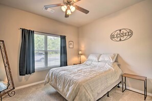 Apartment (3 Bedrooms) | 3 bedrooms, laptop workspace, iron/ironing board, bed sheets - Inviting Amarillo Gem Near Palo Duro Canyon! (Amarillo)
