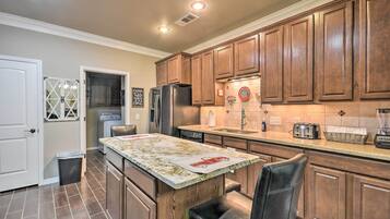 公寓 (3 Bedrooms) | 私人廚房 | 微波爐、烤箱、爐台、洗碗機