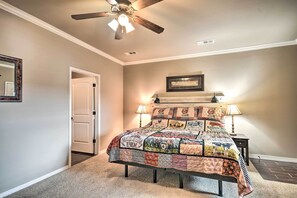 Apartment (3 Bedrooms) | 3 bedrooms, laptop workspace, iron/ironing board, bed sheets