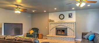 Central Escalante Home ~ 5 Mi to Grand Staircase!